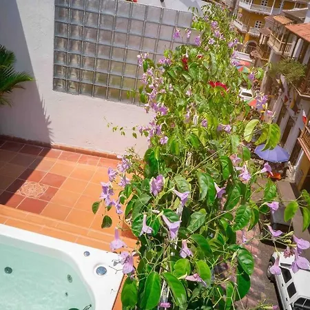Location! Clocktower Apartamento